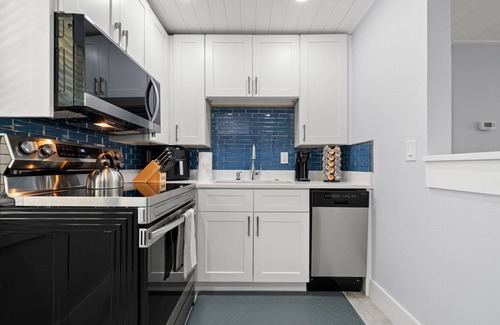 Siesta Key Condo | Waterfront Condo with Pool and Sunset Views - Rated 9.8/10