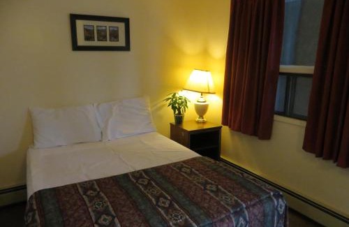 Olds Hotel | Pet-Friendly Siesta Motel with Breakfast and Family Amenities