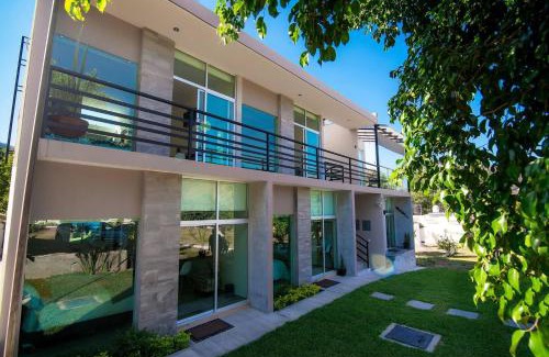 La Laguna Hotel | Discover Siete Cielos: Family-Friendly Retreat Rated 9/10