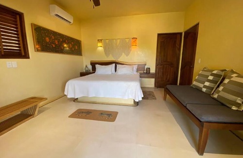 Zihuatanejo de Azueta House | Top-Rated Siete Piedras Beachfront Village with Pool & Oceanview