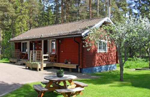 Sifferbo Resort | Cozy Sifferbo Stugby: 9/10 Rated with Hot Tub & Breakfast
