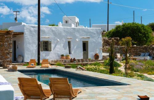 Apollonia Villa | Exceptional Sifnos Themonies: 4-Star Pet-Friendly Retreat