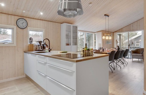 Torup Strand House | Oceanfront Bliss at Sighbiorn – Steps from the Sea