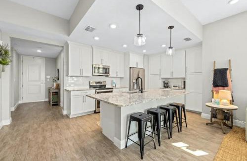 Whitney Beach Apartment | Discover Sight & Sound: A Family-Friendly Getaway in Bradenton