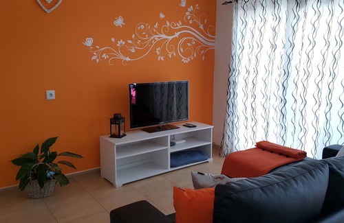 Morro Jable Apartment | Explore Iconic Sights with Family-Friendly Amenities