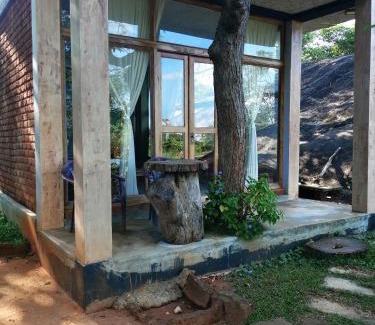 Sigiriya Cabin | Guest Rated 10/10 at Sigiri Lake Paradise with Breakfast