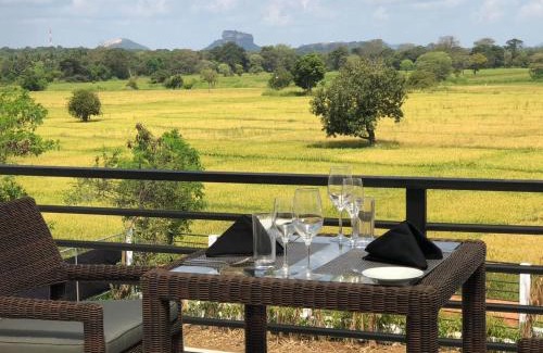 Inamaluwa Hotel | Atteriya SIGIRIYA: Family-Friendly Retreat with Pool & Breakfast