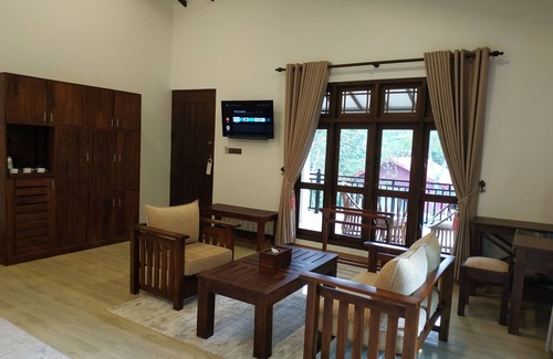 Dambulla Bed & Breakfast | Experience Sigiriya Cashew Palace Resort with Pool & Dining