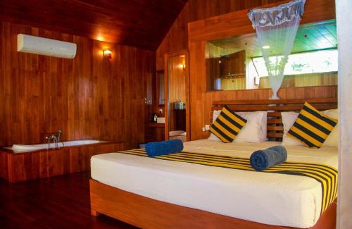 Sigiriya Apartment | Experience Comfort at Sigiriya Water Cottage with Ocean Views