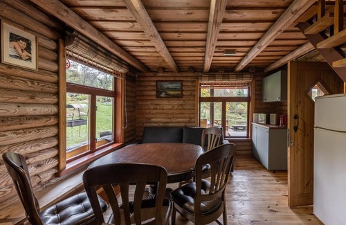 Vilnius County House | Cozy Sigito Masiulionio Sodyba with Hot Tub & Pet Welcome