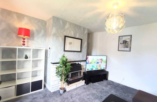 Cramlington Apartment | Stay at Sigma Crown with Free Parking & Breakfast Included