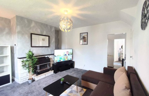 Cramlington Apartment | Stay at Sigma Crown with Free Parking & Breakfast Included