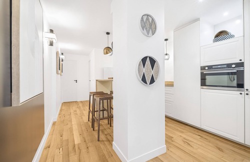 Archives Apartment | Signature 2BR/2BA Retreat for Up to 6 Guests
