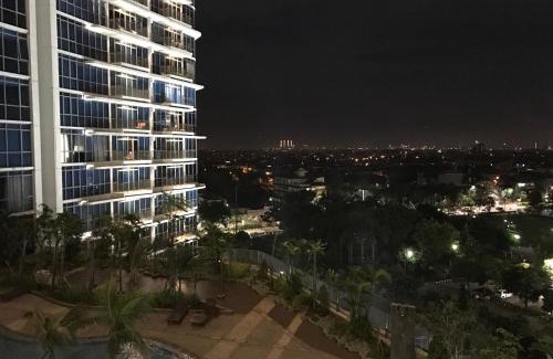 Jakarta Apartment | Stylish Signature Apartment @ The Windsor with Pool & Hot Tub
