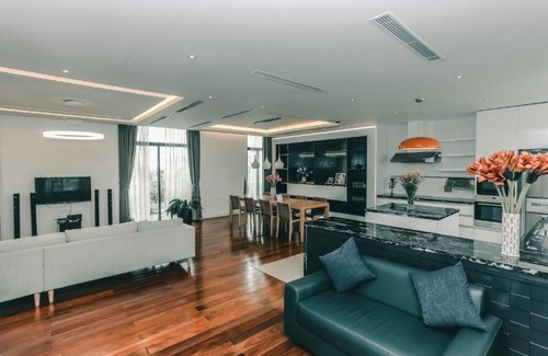 Ba Dinh Apartment | Family-Friendly Signature Duplex with Balcony and 3 Baths