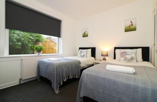 Bellshill Apartment | Pet-Friendly Retreat at Signature - Glen Lee House