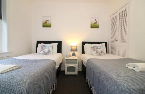 Bellshill Apartment | Pet-Friendly Retreat at Signature - Glen Lee House