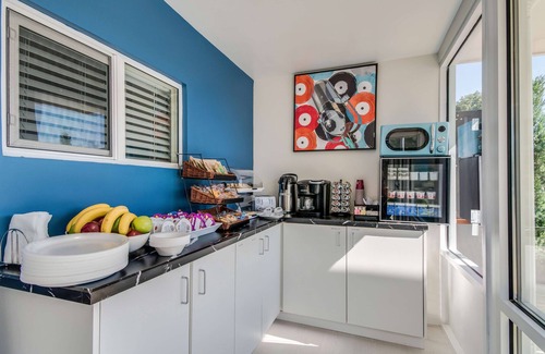 Whiteaker Hotel | Cozy Signature Inn Eugene: Family-Friendly with Breakfast