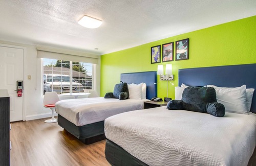 Whiteaker Hotel | Cozy Signature Inn Eugene: Family-Friendly with Breakfast