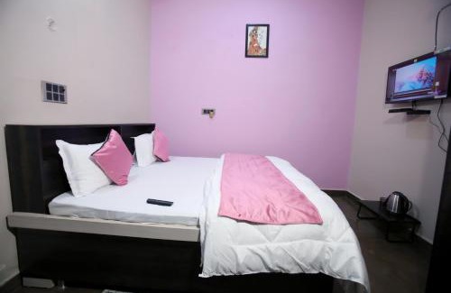 Orchha House | Discover Signature Inn Orchha: Family-Friendly Getaway