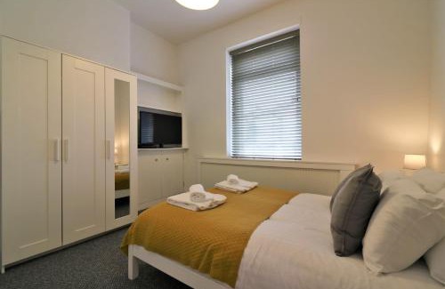 North Glasgow Apartment | Pet-Friendly Retreat at Signature - Railway Cottage