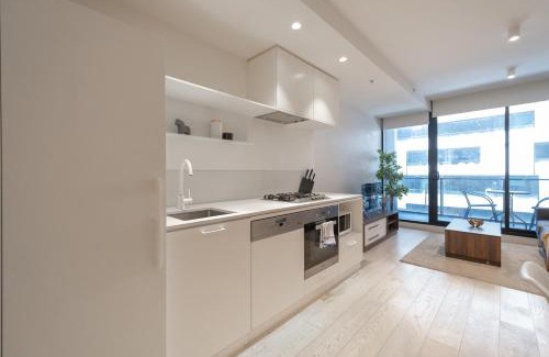 South Yarra Apartment | Signature South Yarra Style 2br2bafree Parking