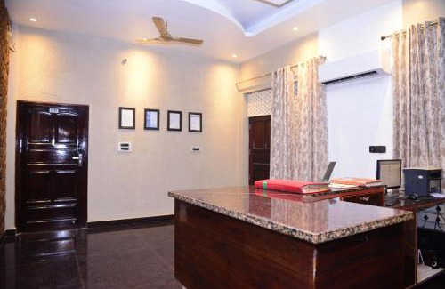 Sonepat House | Pet-Friendly Signature Villa with Relaxing Hot Tub