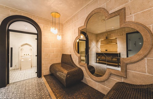 Podgorica Hotel | Discover Signum Hotel: 4-Star Stay with Exceptional Reviews