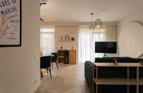 Arad Apartment | Sika Moon Deluxe Apartment with Private Garden & Parking