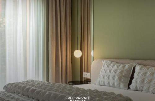 Arad Apartment | Sika Moon Deluxe Apartment with Private Garden & Parking