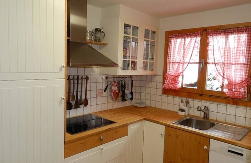 Lauenen Apartment | Silberdistel by Interhome