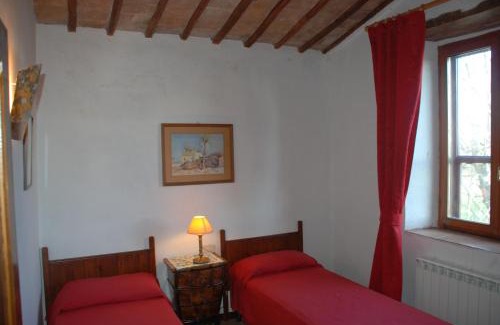 Amelia Apartment | Tranquil Retreat in Umbria's Serene Woods with Pool