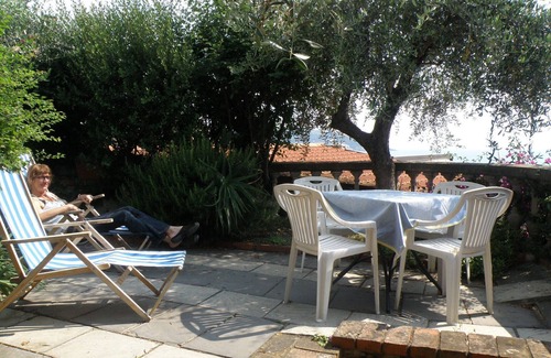 Diano Marina Apartment | Tranquil Escape with Ocean View and Spa Amenities
