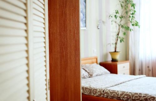 Petrovskoye Apartment | Family-Friendly Retreat on Mironositskaya Street, Rated 9.5