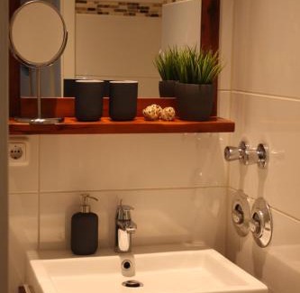 Zentrum-Sued Apartment | Silentio Schletterstrasse