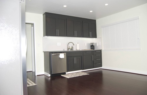 Rex Manor House | Premier Silicon Valley Stays at Casa Tres with Family Amenities