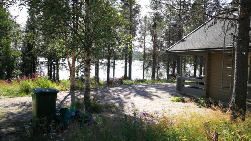 Muonio Ski Chalet | Experience Siljonranta: Pet-Friendly Retreat with Hot Tub