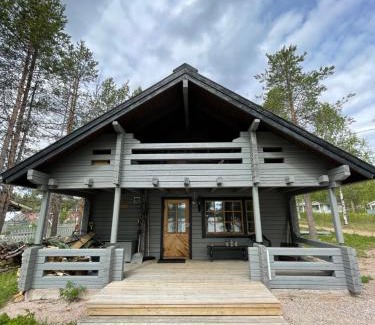 Muonio Ski Chalet | Experience Siljonranta: Pet-Friendly Retreat with Hot Tub