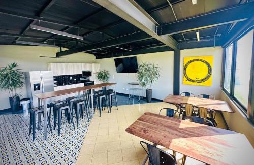 Zona 4 Apartment | Silk Apartment with parking, balcony, gym and terrace in z4
