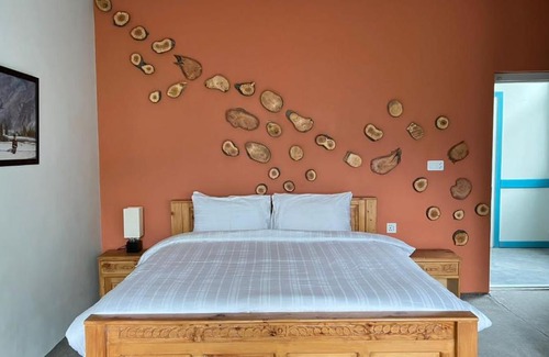 Gulmit Hotel | Discover Silk Route Lodge: A 5-Star Pet-Friendly Retreat