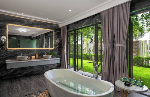 Cam An Resort | Discover Silk Sense Hoi An River Resort: 5-Star Oasis