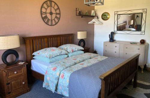 Alloinay Bed & Breakfast | Silk Tree