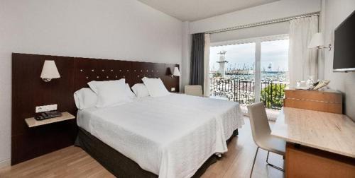El Grao de Castellon Hotel | Discover Silken Turcosa: Family-Friendly & Pet Welcoming