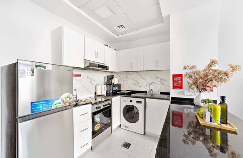 Dubai Apartment | Silkhaus Modern Studio | Binghatti Pearl