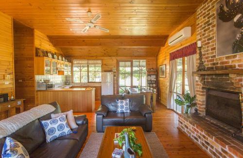 Pokolbin House | Discover Silky Oak Cottage & Studio: Family-Friendly Retreat