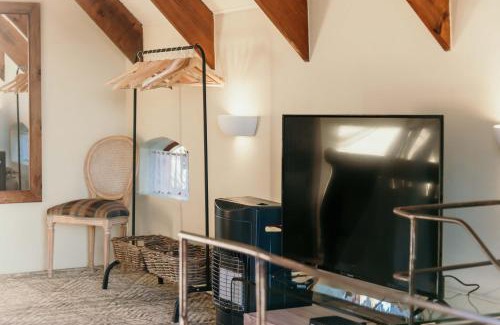 Riebeek Kasteel Apartment | Serene Silky Oaks Couples Retreat with Oceanfront Views