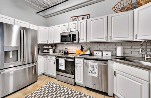 Brazos Apartment | Top-Rated Silo Boho Bungalow in Downtown Waco