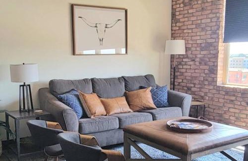 Brazos Apartment | Experience Silo View: Stylish Stay in Downtown's Heart