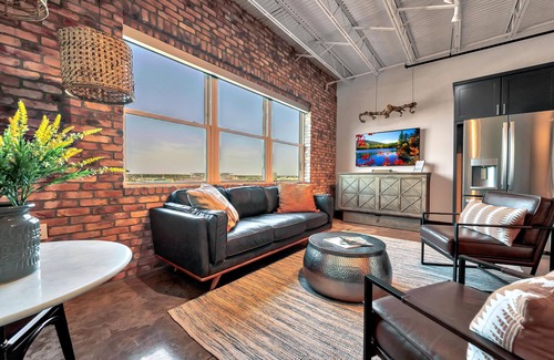 Brazos Condo | Experience Silocation 2: Waco's Premier Condo Retreat
