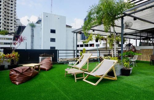 Silom Apartment | Hip Silom Soi 3 Hash Apartment with Rooftop Views